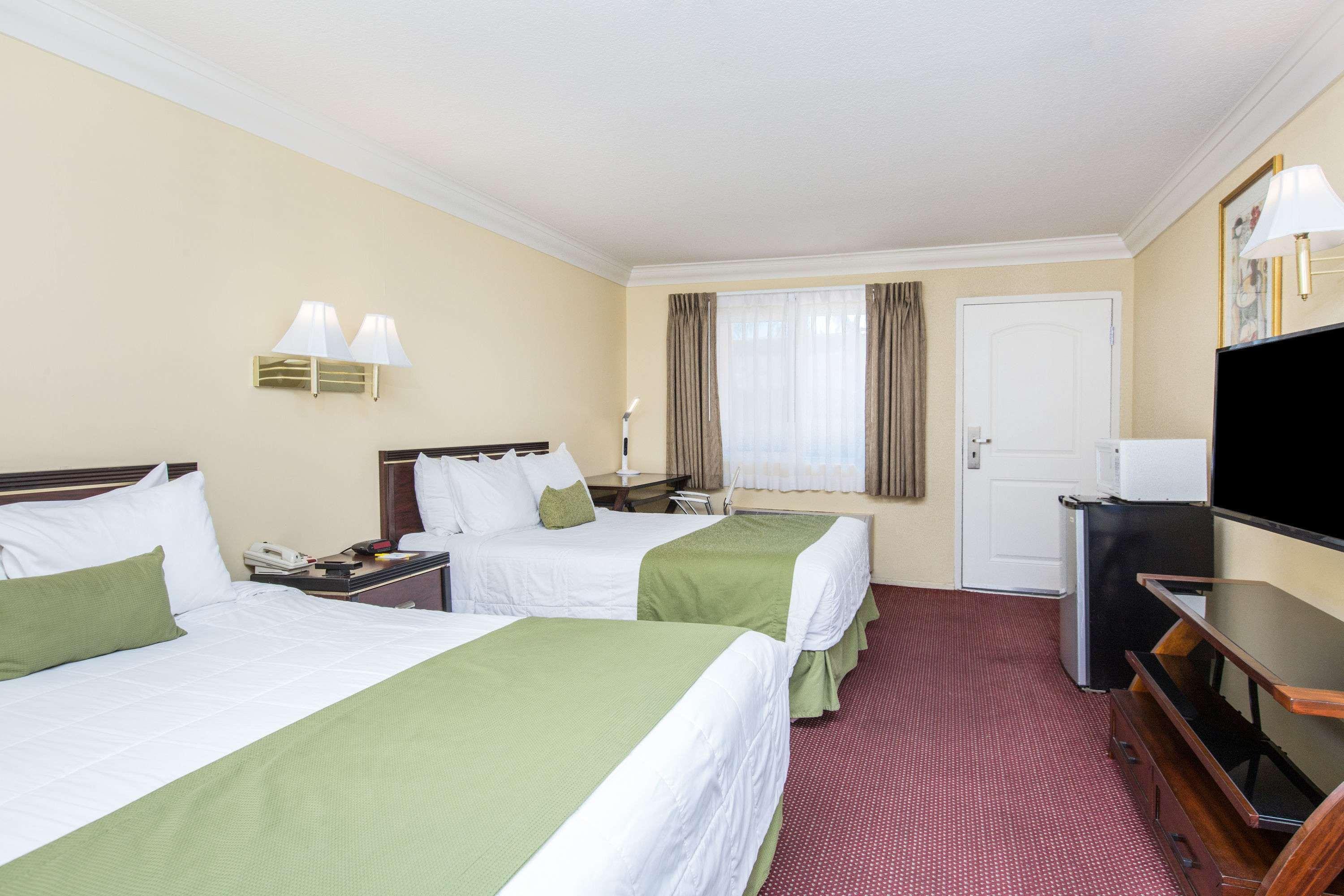 Days Inn By Wyndham Near City Of Hope Duarte Zewnętrze zdjęcie
